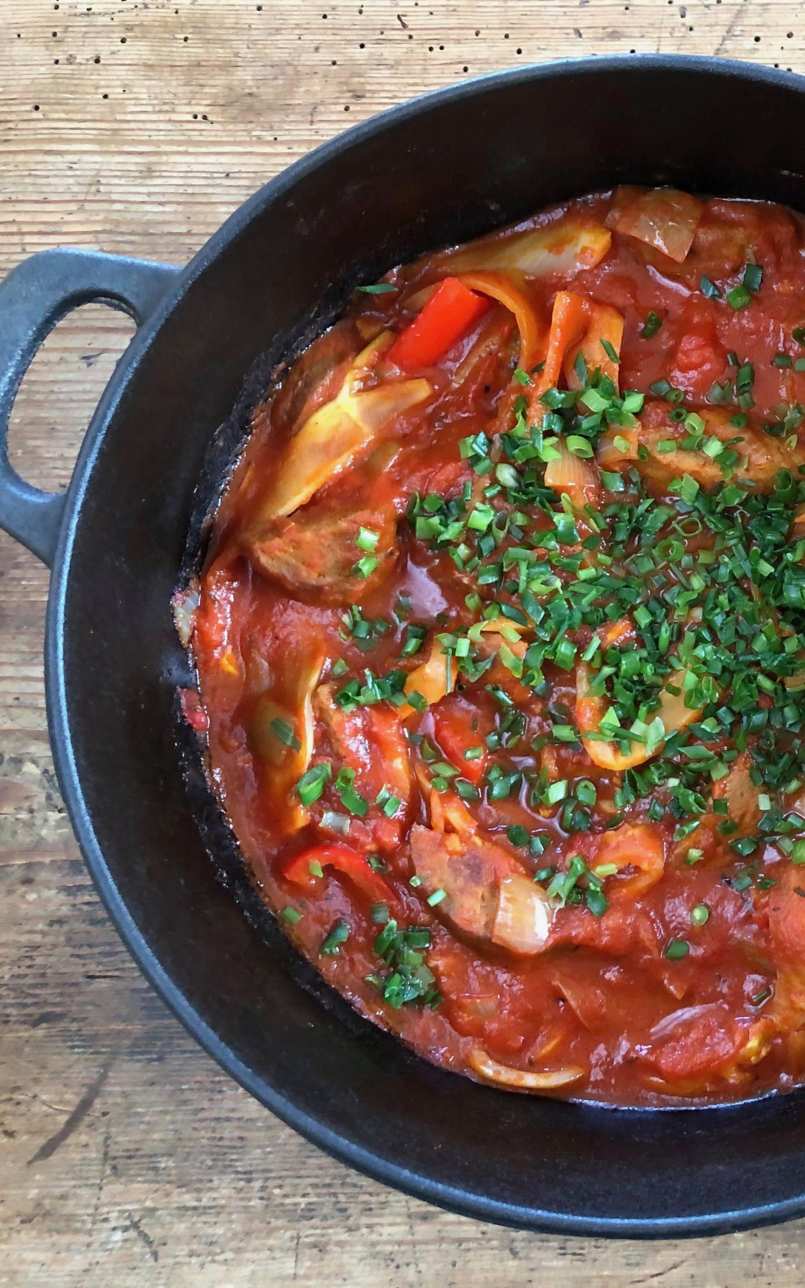 Närbild på Korvgryta med fänkål och paprika